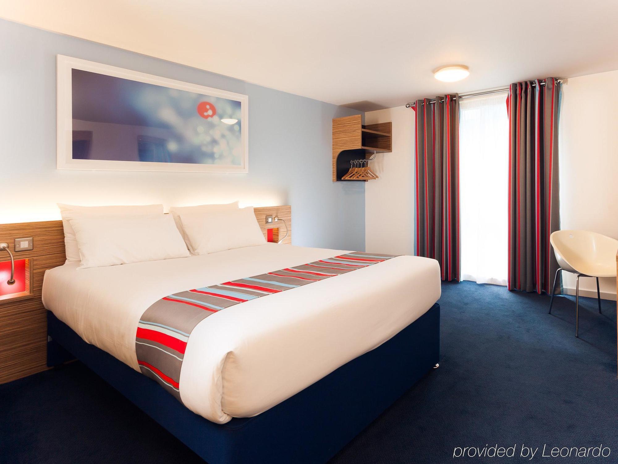Travelodge Cameron Toll Hotel EDI Buitenkant foto