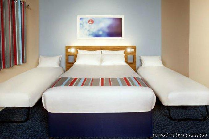 Travelodge Cameron Toll Hotel EDI Buitenkant foto