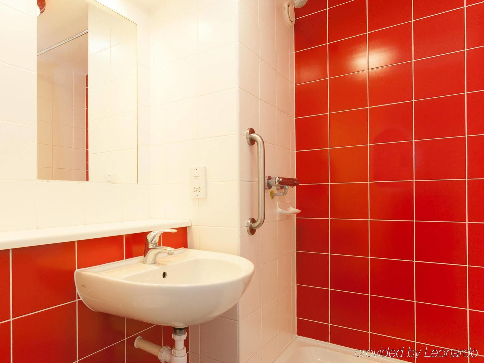 Travelodge Cameron Toll Hotel EDI Buitenkant foto