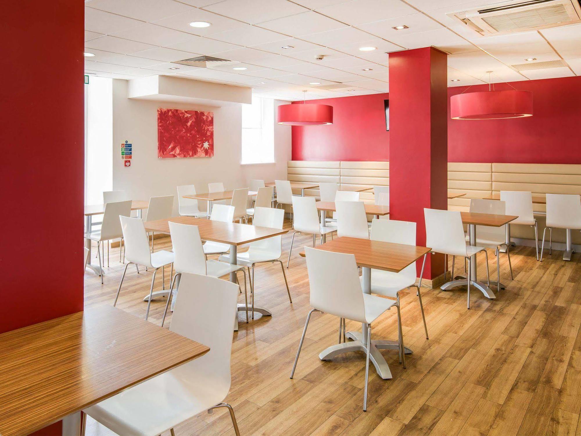Travelodge Cameron Toll Hotel EDI Buitenkant foto