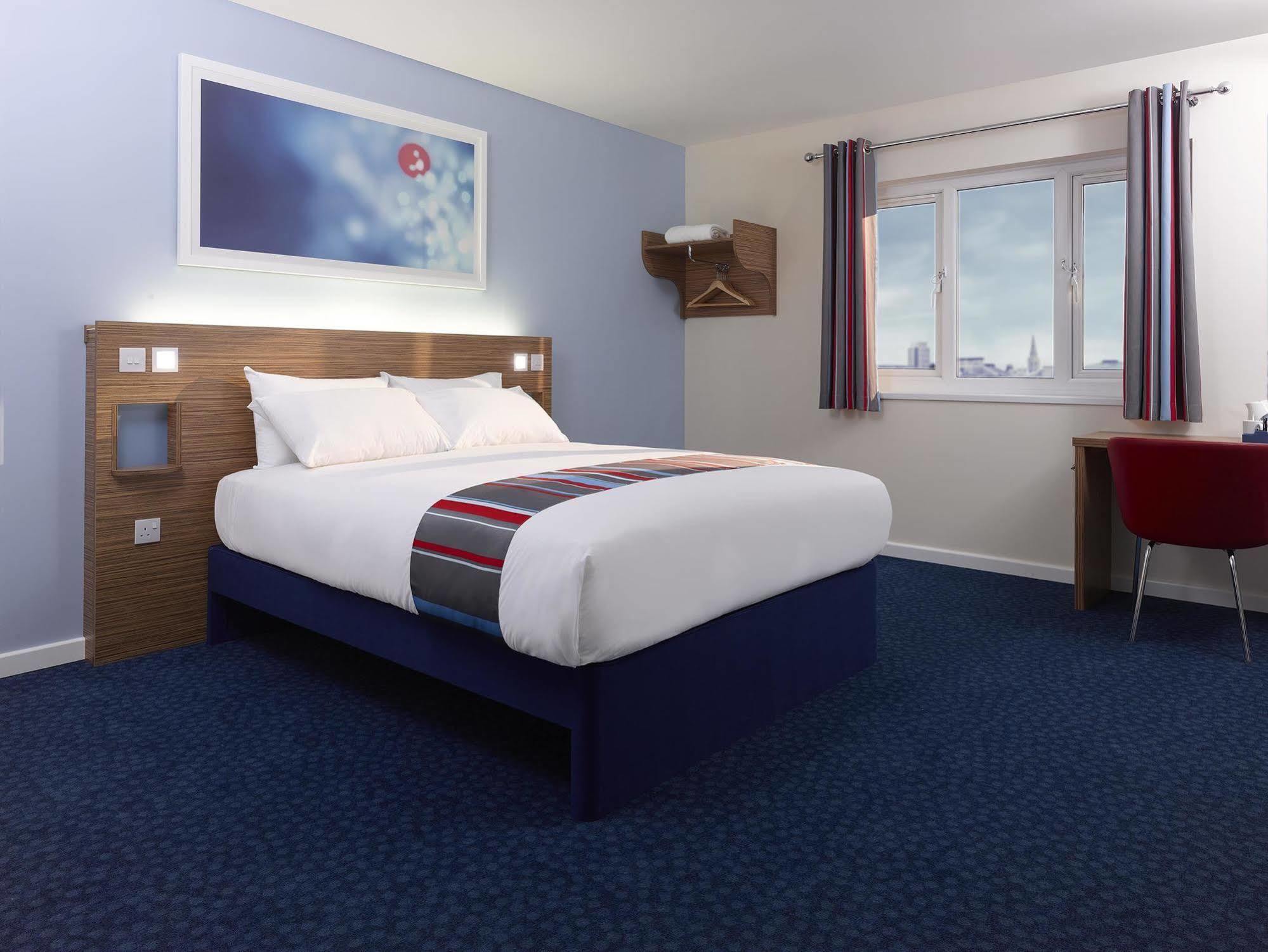 Travelodge Cameron Toll Hotel EDI Buitenkant foto