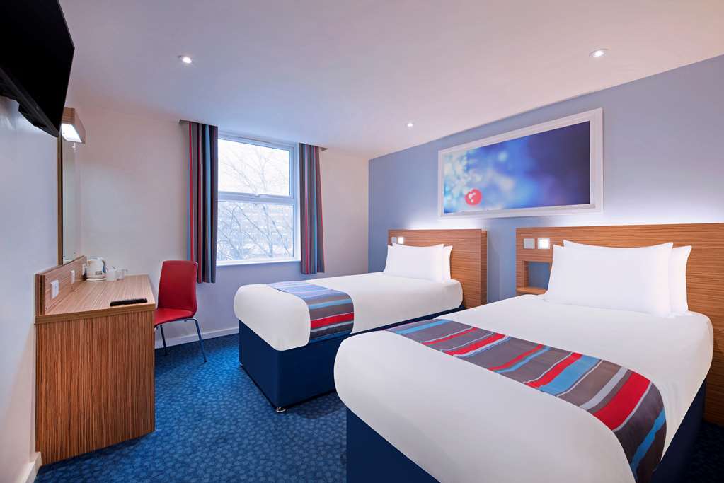 Travelodge Cameron Toll Hotel EDI Kamer foto