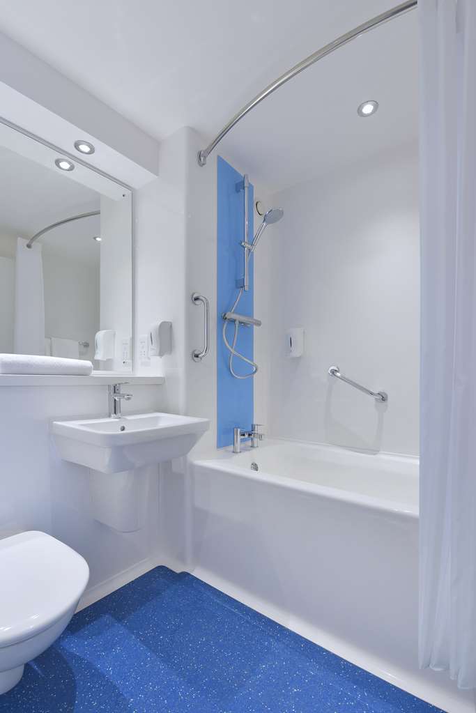 Travelodge Cameron Toll Hotel EDI Kamer foto